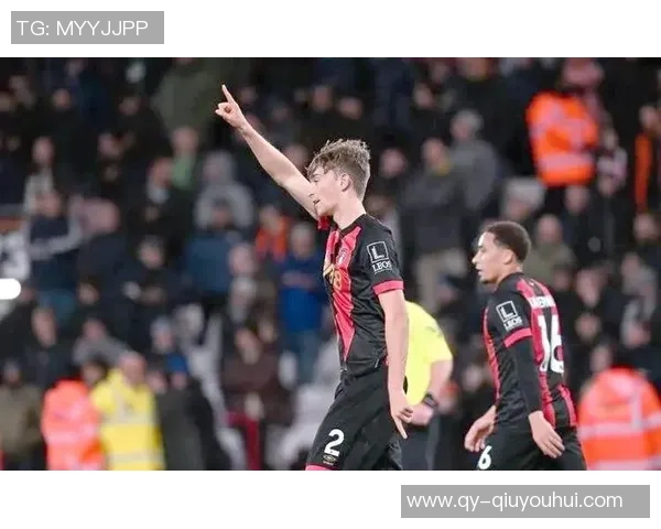 曼联曼城争抢18岁葡体新星西蒙斯解约金高达8000万