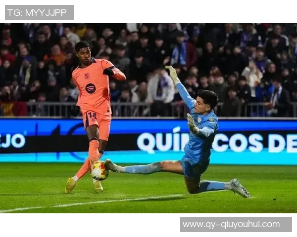 瓜达拉哈拉门将赛前专注研究拉什福德集锦期待精彩对决